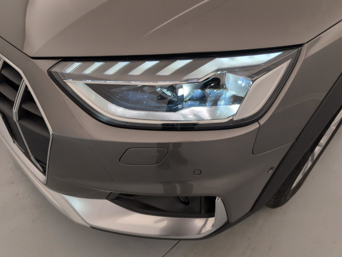 Audi A4 Allroad — photo 22