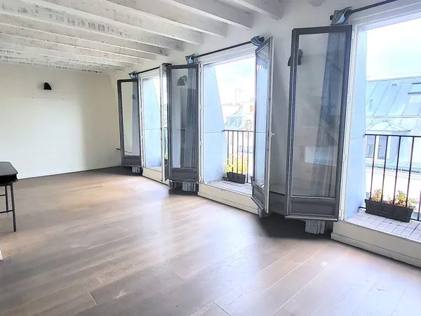 Paris IXème, Montholon, 4pièces/2chambres, dernier étage avec ascenseur