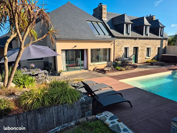 A 10 mn de la mer maison familiale avec piscine chauffée et jaccuzzi, sur 2550 m2 - Vente directe pr