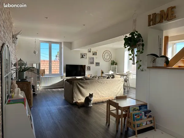 Duplex 62m2 (80m2 au sol) rénové - 2 ch