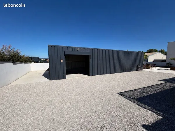 Location hangar