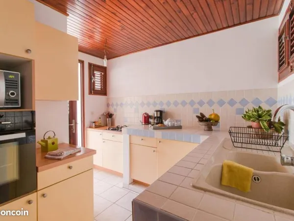 Bellefontaine/Carbet - Grand F3 meublé 95 m² - clim, 2 terrasses, parking