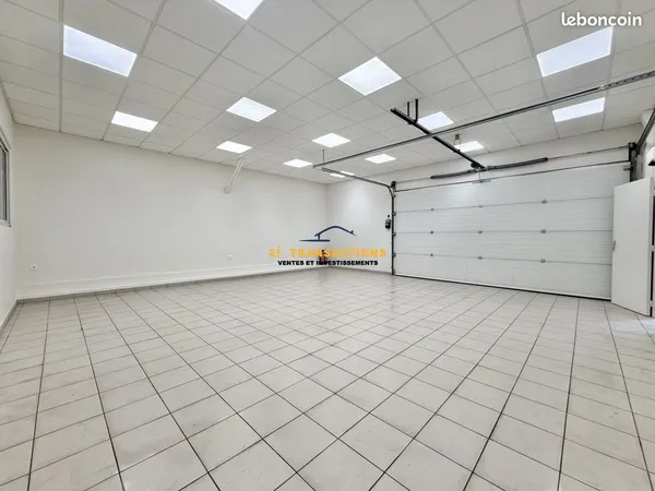 Local 147 m² Saint-Joseph