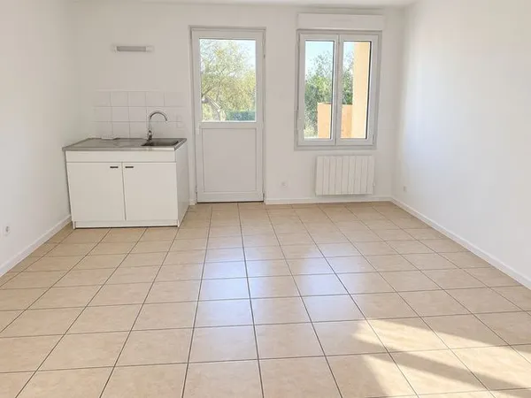 T1 bis de 26,5 m² - jardin privatif - Pont-Audemer