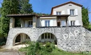 Maison 6 pièces 213 m²