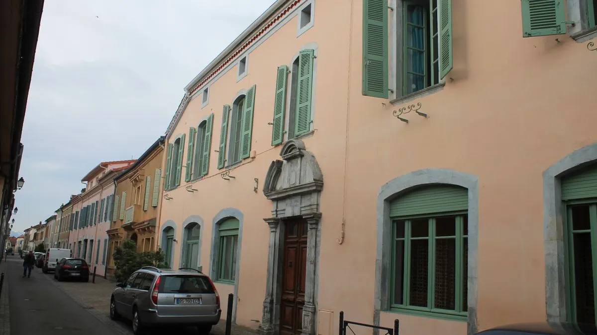 Photo 1