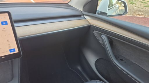 Tesla Model Y 275 Rwd - Standard Range – 2022 – 36852 km – Électrique – Boîte Automatique — photo 18