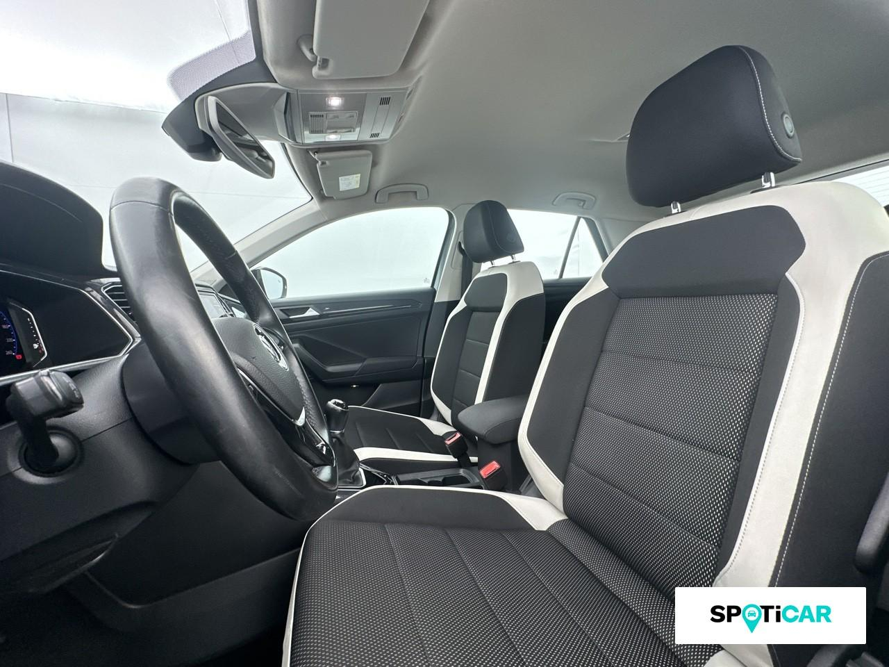 Volkswagen T-Roc 1.5 tsi evo 150ch carat euro6d-t 117g — photo 9