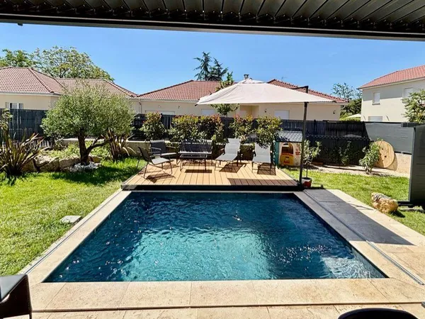 MAISON 85 m² - 3 CHAMBRES - PISCINE - TERRAIN 350 m² - CHOZEAU
