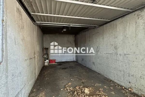 Parking 12 m²