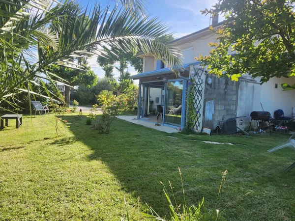 Maison familiale de 125 m2 habitable sur un terrain de 1079m