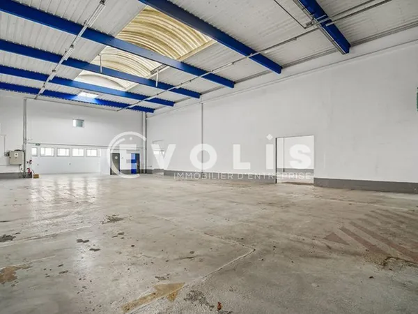 Locaux d'activité - A LOUER - 11 740 m² divisibles à partir de 211 m²