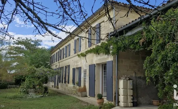 Maison 11 pièces 338 m²