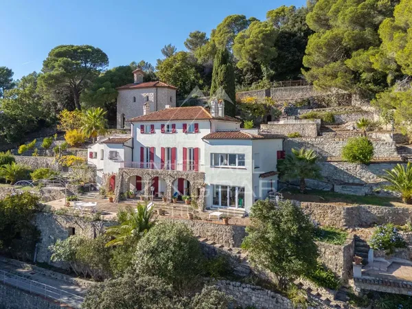Maison 9 pièces 335 m²