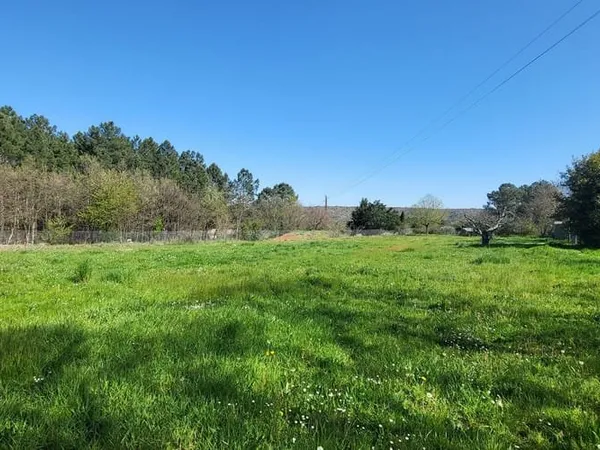Terrain 1700 m²