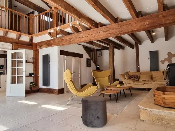 Propriété 5 pièces 177 m²