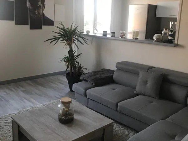 Grand T2 55 m2 avec parking privatif- Parc paysager- Résidence sécurisée