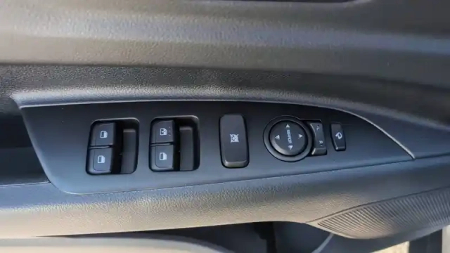Kia Stonic 1.0 t-gdi 100 ch dct7 — photo 42