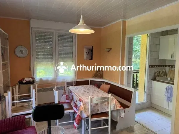APPARTEMENT DE TYPE T2 AVEC BALCON, PARKING ET CAVE