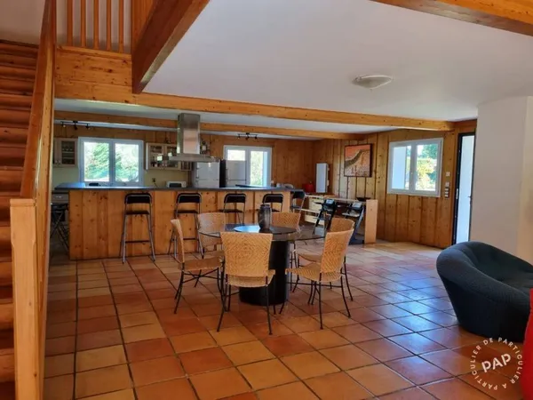 Maison 10 pièces 320 m²