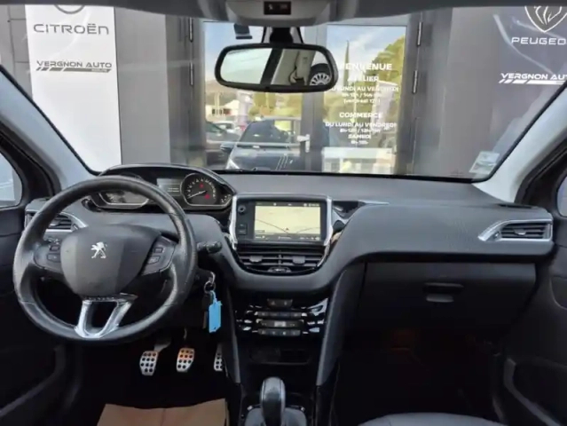 Peugeot 2008 1.2 puretech 110 s&amp;s crossway — photo 21