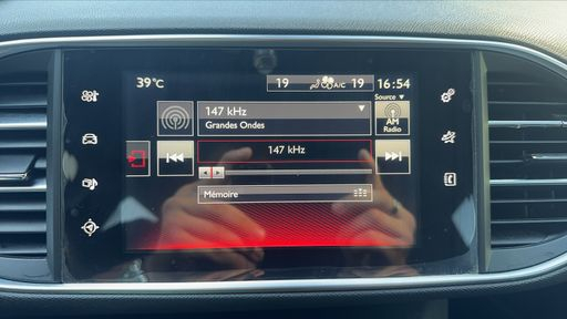 Peugeot 308 SW 2.0 BlueHDi 150 EAT6 - GT Line – 2016 – 141482 km – Diesel – Boîte Automatique — photo 4
