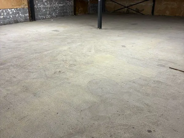 Local d’activité et entrepôt Location Saint-Jeoire-Prieuré 6p 40m² 400€
