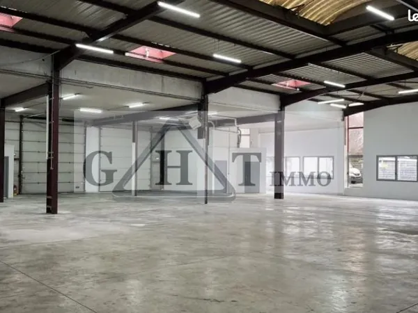 Local bureaux 1 044 m²