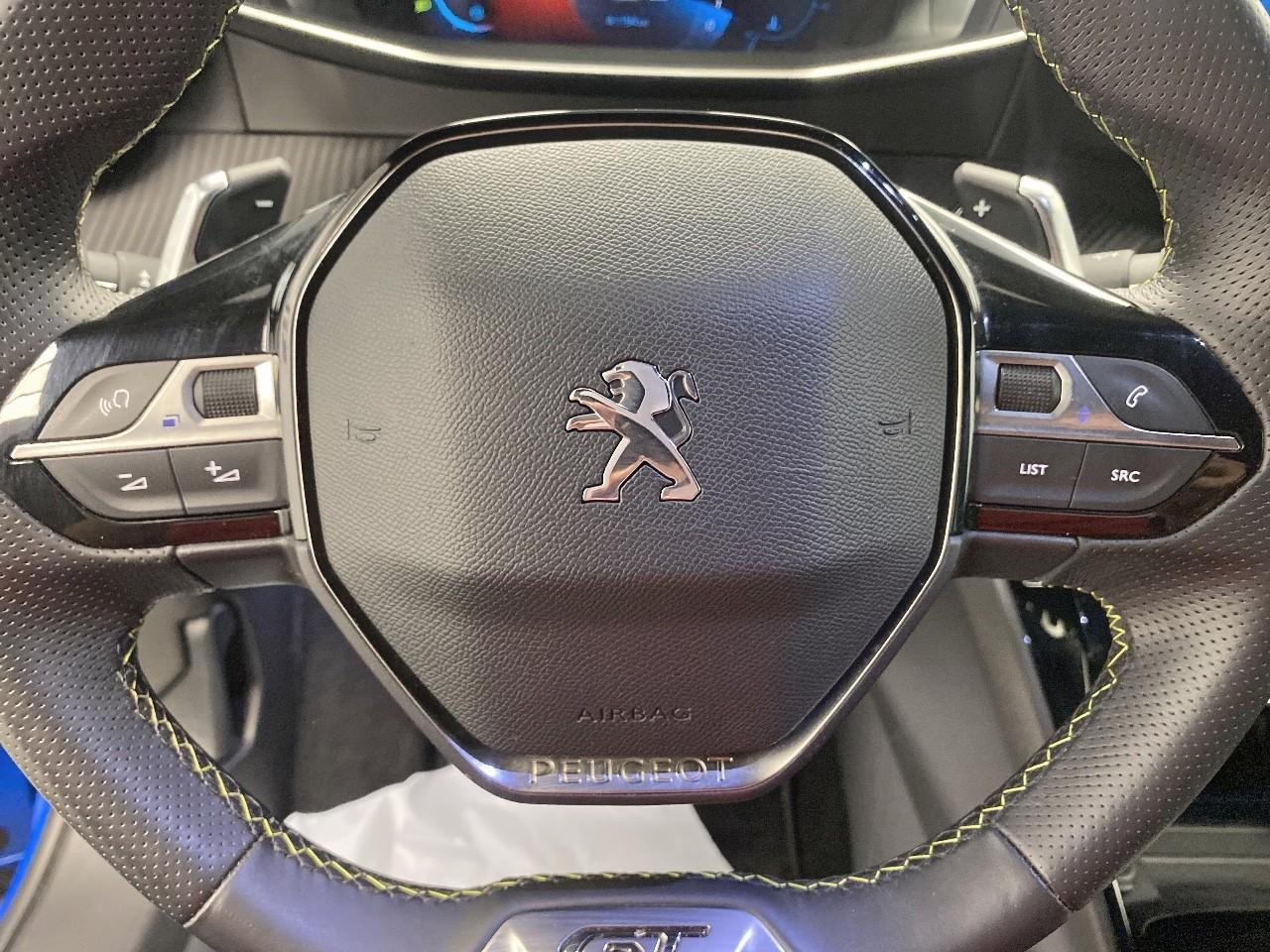 Peugeot 2008 puretech 130 s&s eat8 gt — photo 16