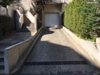 Garage box parking sécurisé - Le Pecq