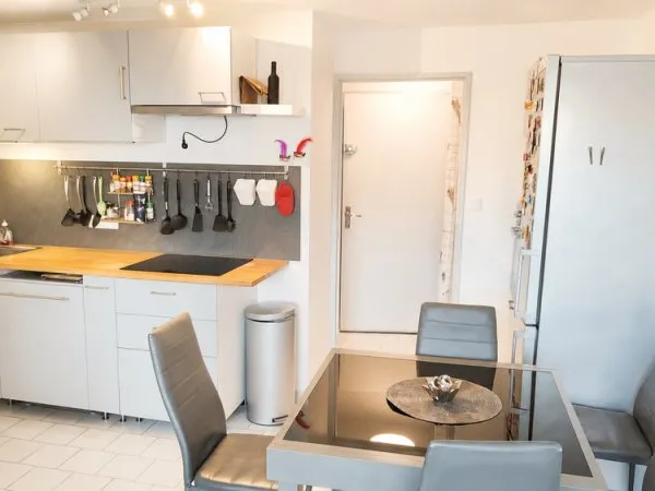 LE CAP D'AGDE : Les falaises Appartement 2 pièces + loggia vitrée./PISCINE et Ascenseur.