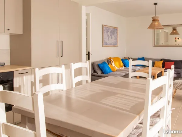 Chambre meublée dans colocation
