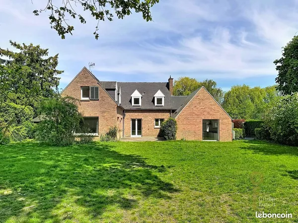 Maison 7 pièces 220 m²