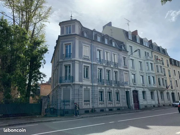 Bureaux / locaux professionnels 234 m² - Proche gare - Accès PMR