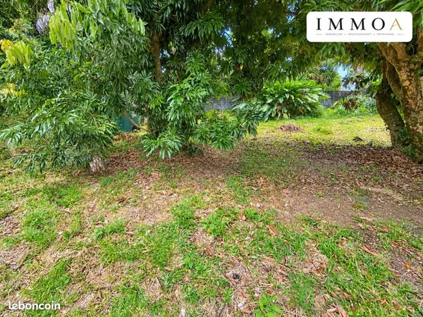 Terrain 587 m² Sainte-Anne