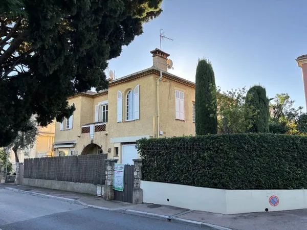 LOCATION VIDE 2P - ST JEAN VILLAGE