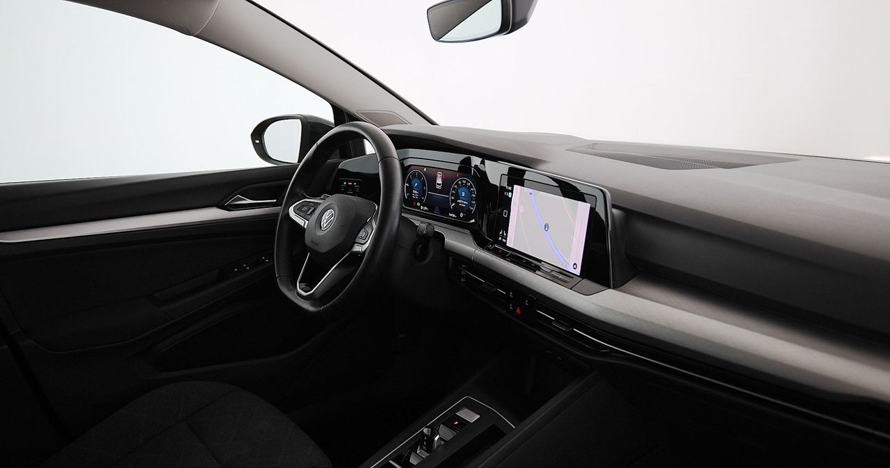 Volkswagen Golf — photo 18
