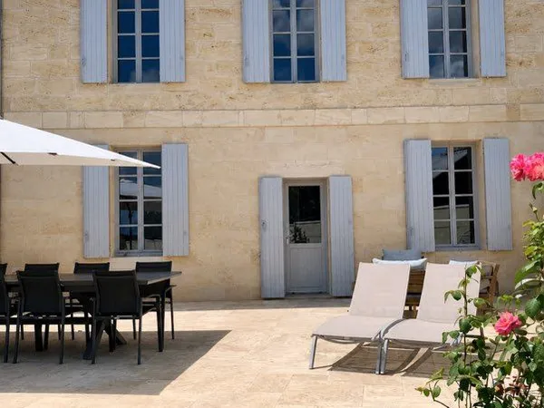 Maison en pierre meublée - 125 m² - 5 chambres - Jardin - 1 490 CC