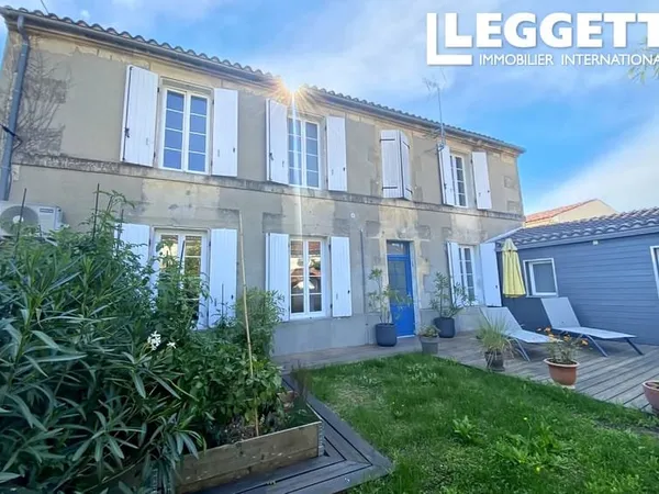 Superbe maison de ville de caractère avec 3 chambres au coeur de Cognac