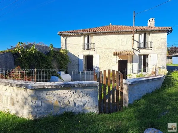 Maison à rénover avec garage, atelier, jardin et terres - 152 m² - 6 pièces