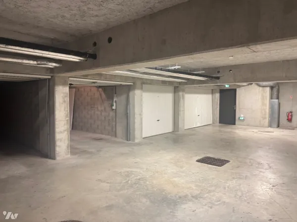 Stationnement Location Divonne-les-Bains 140€
