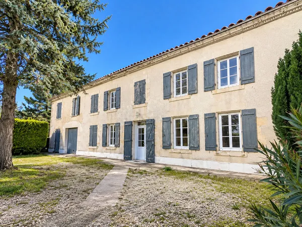 Maison 7 pièces 247 m²