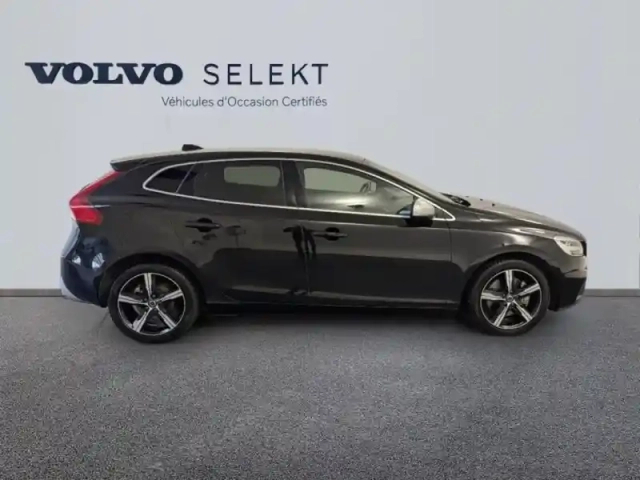 Volvo V40 t2 122ch r-design geartronic — photo 8