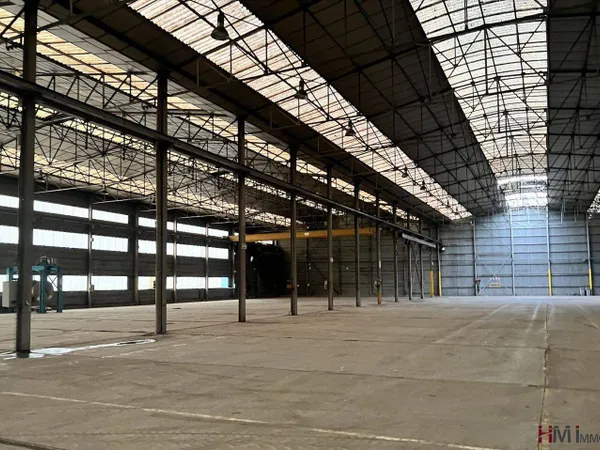 Local d'activité 8797 m²