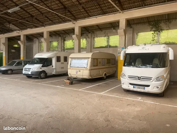 Emplacement camping car