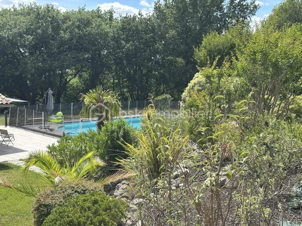Maison 8 pièces 225 m²