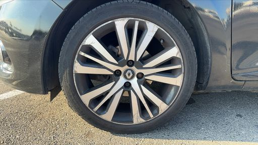Renault Clio 0.9 TCe 90 - Intiale Paris – 2016 – 96153 km – Essence – Boîte Manuelle — photo 14