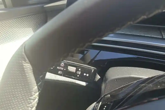 Peugeot 5008 hybrid 145 ch e-dcs6 — photo 25