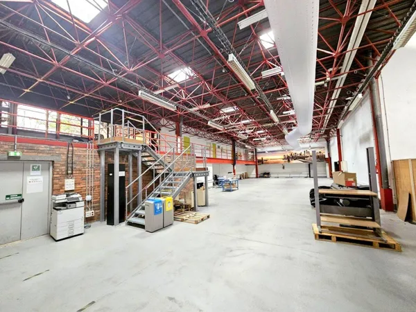 Local d'activité 3424 m²