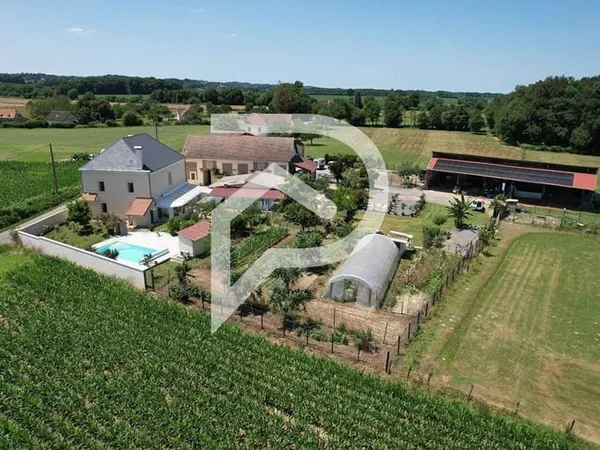 Maison 6 pièces 225 m²